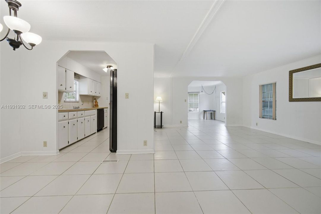 待售: $299,000 (2 贝兹, 2 浴室, 1449 平方英尺)