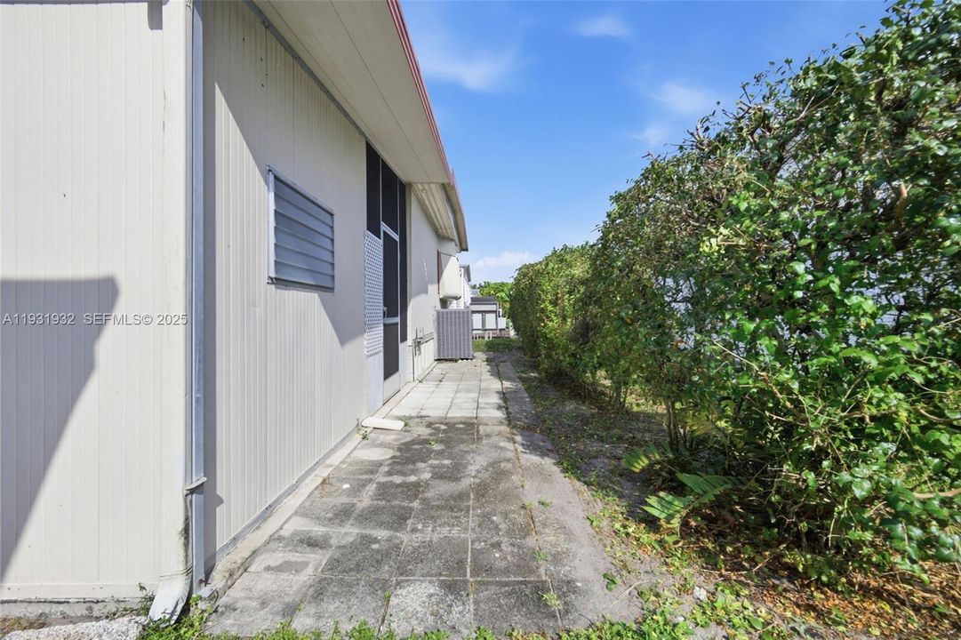 待售: $299,000 (2 贝兹, 2 浴室, 1449 平方英尺)