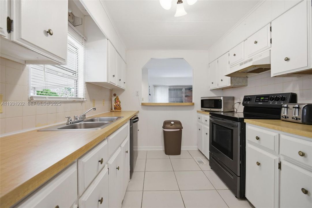 待售: $299,000 (2 贝兹, 2 浴室, 1449 平方英尺)