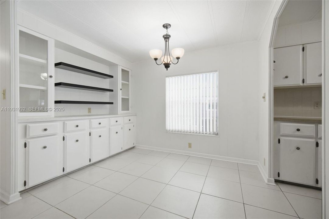 待售: $299,000 (2 贝兹, 2 浴室, 1449 平方英尺)