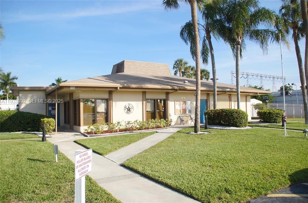 待售: $299,000 (2 贝兹, 2 浴室, 1449 平方英尺)