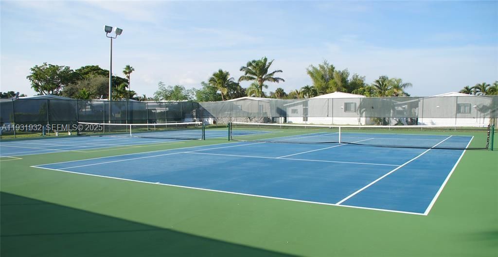 待售: $299,000 (2 贝兹, 2 浴室, 1449 平方英尺)