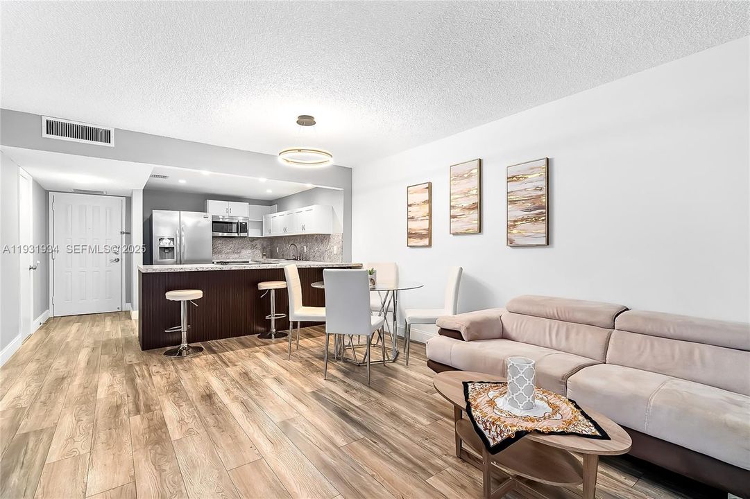 En Renta: $2,200 (1 camas, 1 baños, 915 Pies cuadrados)