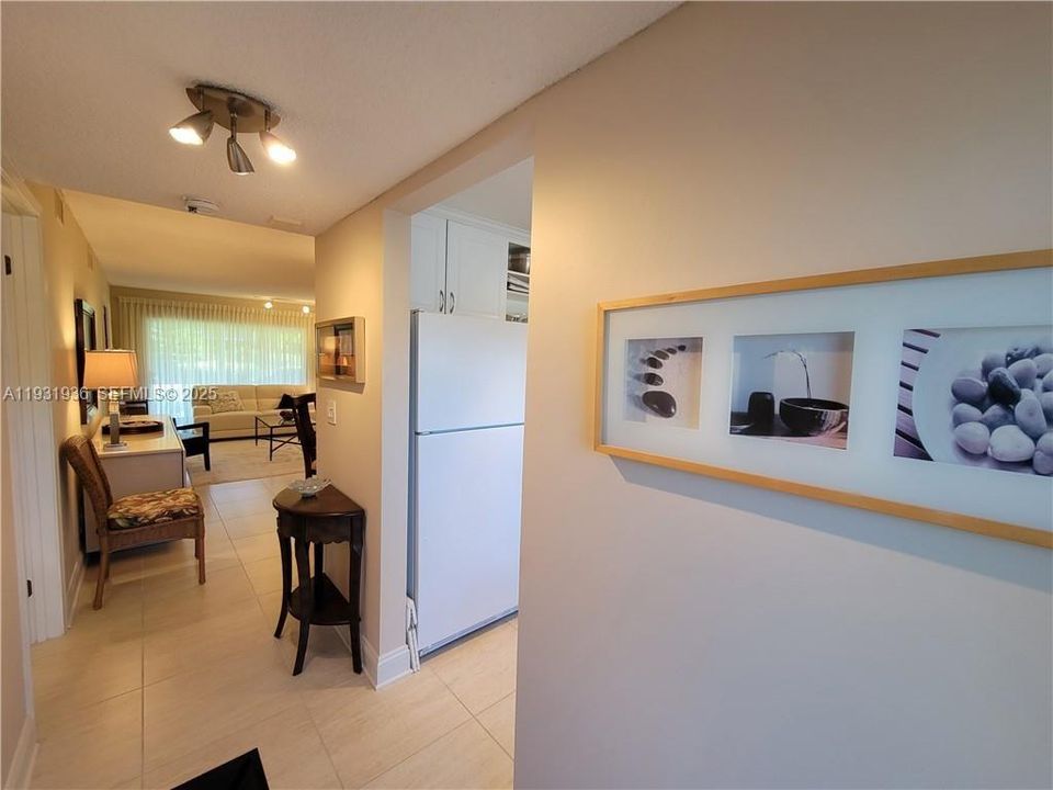 For Rent: $1,600 (2 beds, 2 baths, 904 Square Feet)