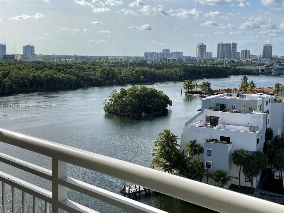 For Rent: $1,700 (0 beds, 1 baths, 448 Square Feet)