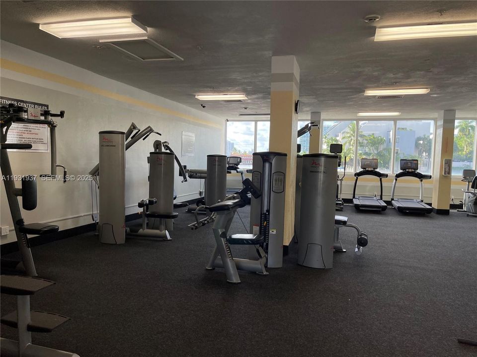 For Rent: $1,700 (0 beds, 1 baths, 448 Square Feet)