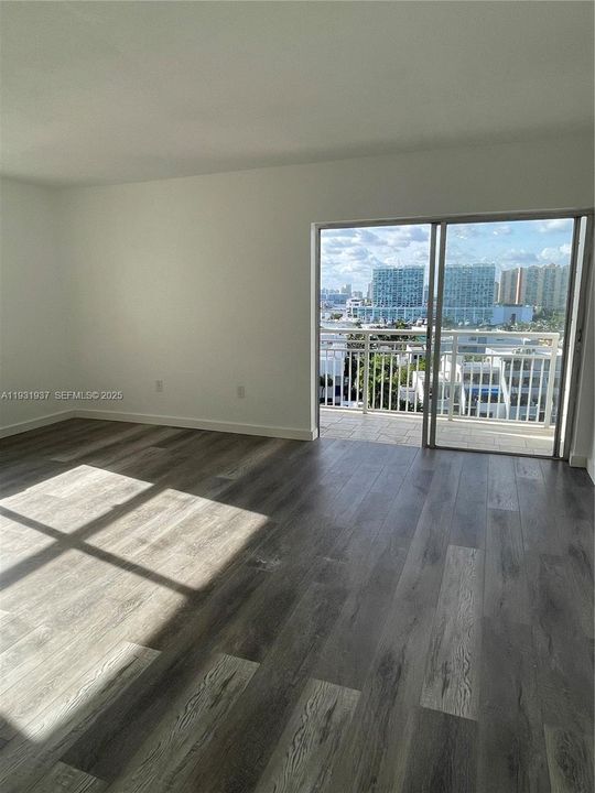 For Rent: $1,700 (0 beds, 1 baths, 448 Square Feet)