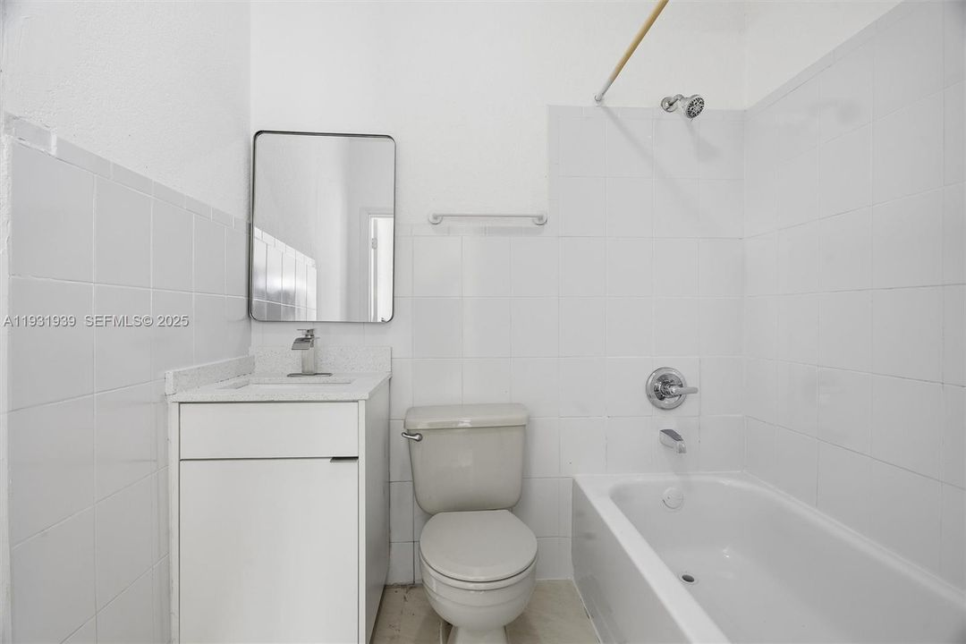 В аренду: $1,700 (1 спален, 1 ванн, 315 Квадратных фут)