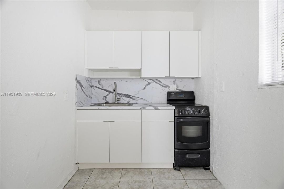 В аренду: $1,700 (1 спален, 1 ванн, 315 Квадратных фут)