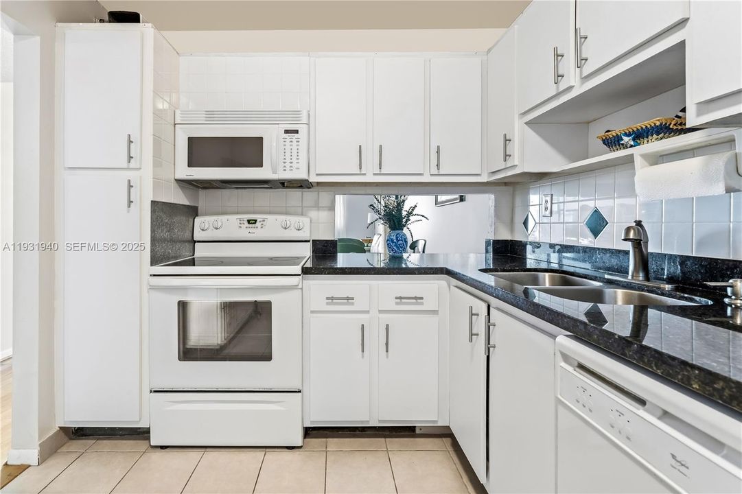 En Venta: $235,000 (1 camas, 1 baños, 870 Pies cuadrados)