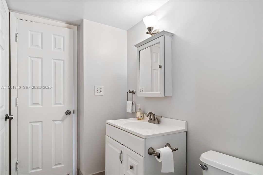 En Venta: $235,000 (1 camas, 1 baños, 870 Pies cuadrados)