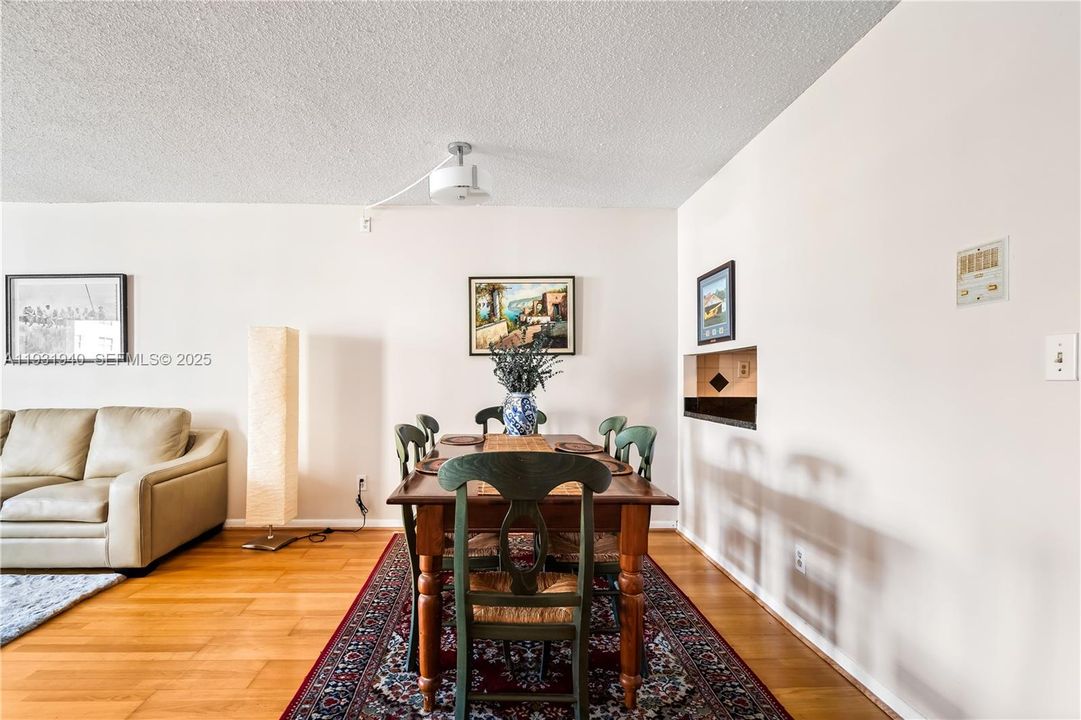 En Venta: $235,000 (1 camas, 1 baños, 870 Pies cuadrados)