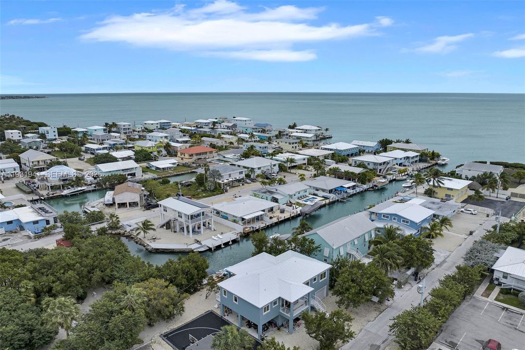 На продажу: $698,000 (2 спален, 2 ванн, 945 Квадратных фут)