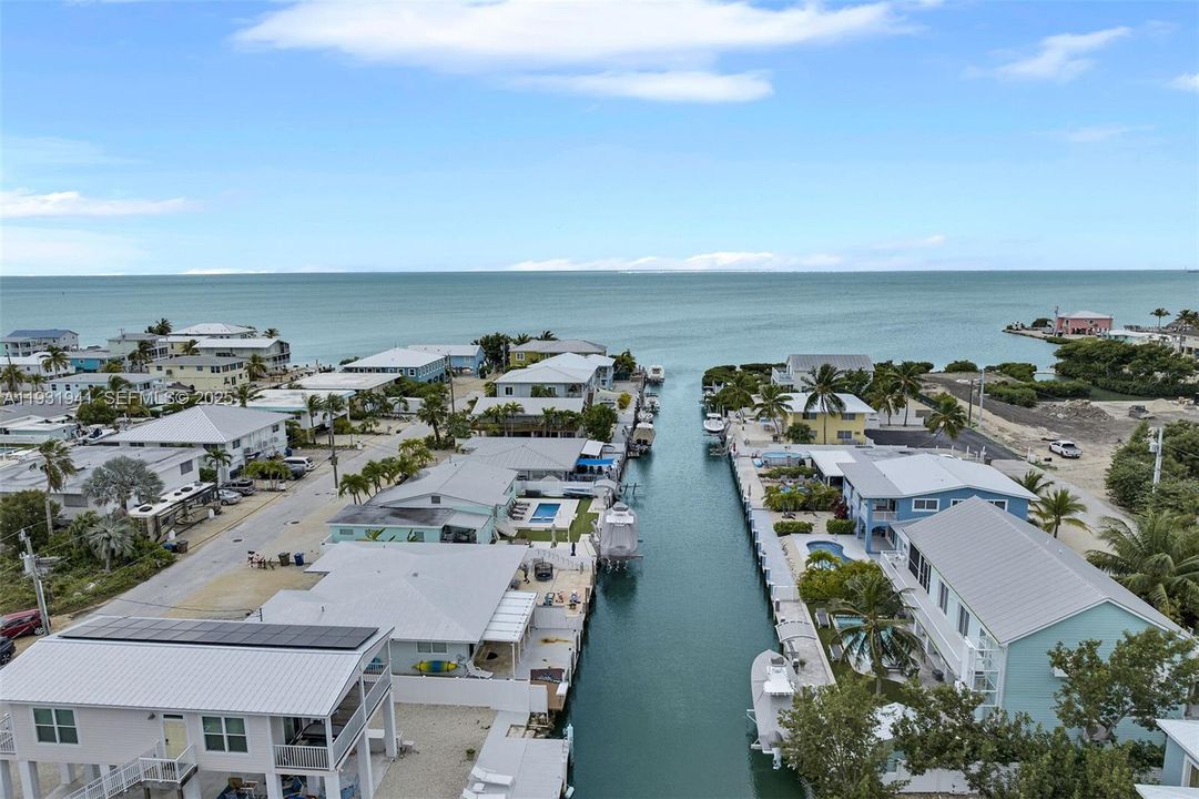 На продажу: $698,000 (2 спален, 2 ванн, 945 Квадратных фут)