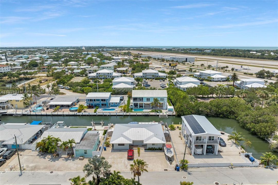 На продажу: $698,000 (2 спален, 2 ванн, 945 Квадратных фут)