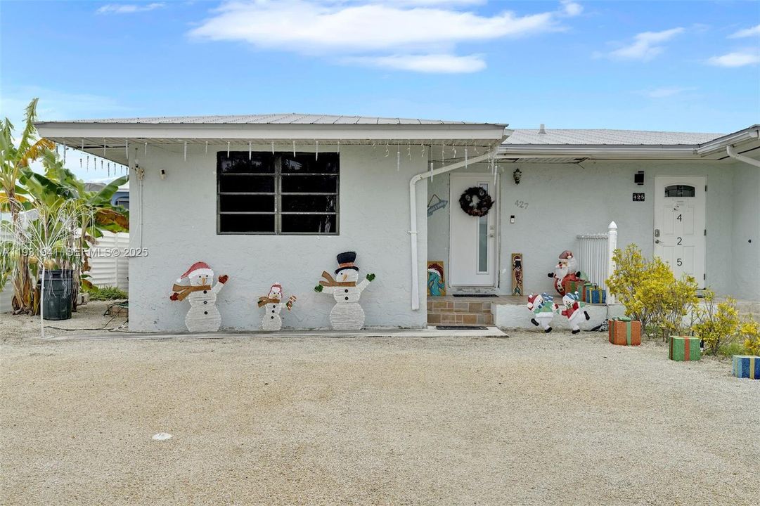 На продажу: $698,000 (2 спален, 2 ванн, 945 Квадратных фут)