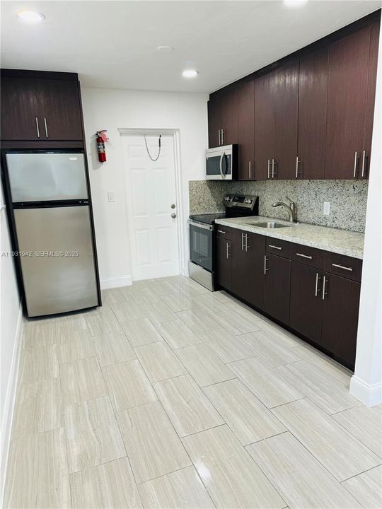 En Renta: $1,850 (2 camas, 1 baños, 2116 Pies cuadrados)