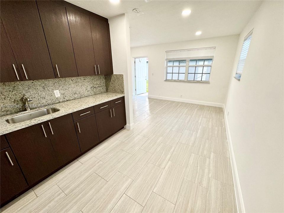 En Renta: $1,850 (2 camas, 1 baños, 2116 Pies cuadrados)