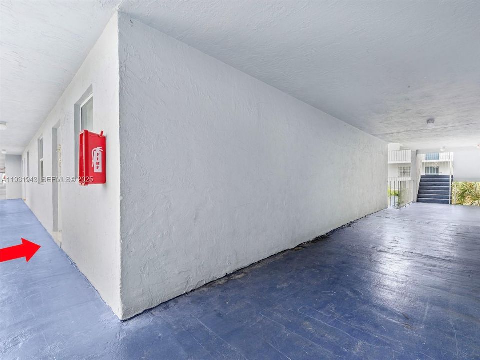 待售: $275,000 (2 贝兹, 1 浴室, 793 平方英尺)