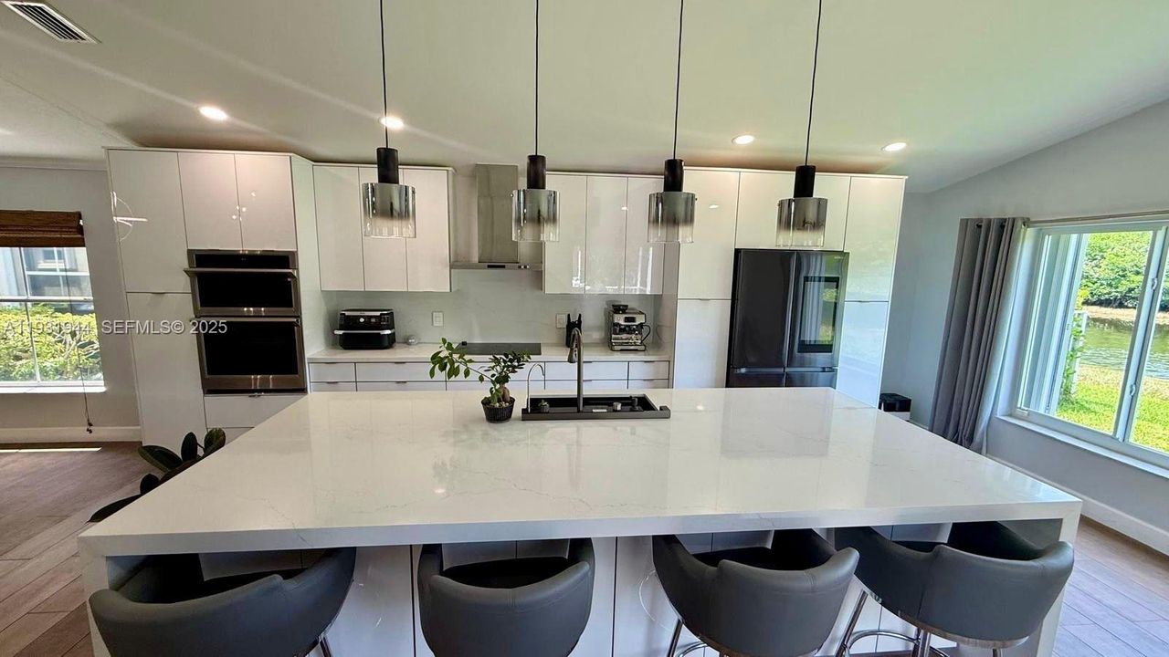 For Rent: $5,500 (4 beds, 2 baths, 2055 Square Feet)