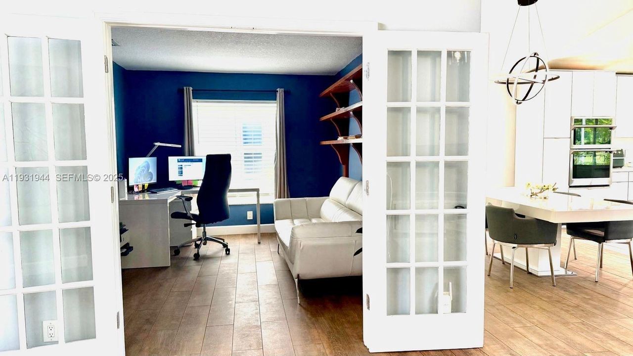 For Rent: $5,500 (4 beds, 2 baths, 2055 Square Feet)