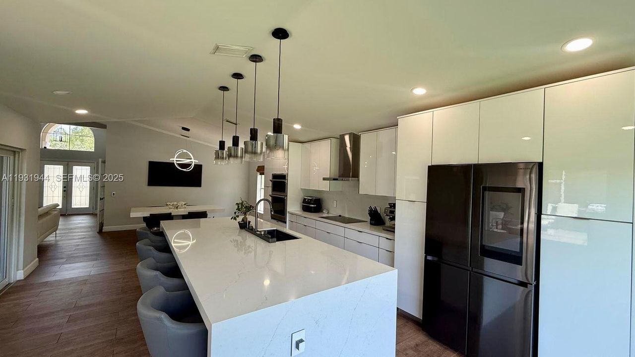 For Rent: $5,500 (4 beds, 2 baths, 2055 Square Feet)