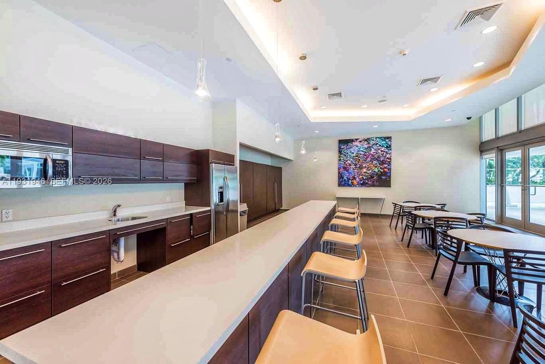 В аренду: $2,950 (1 спален, 1 ванн, 693 Квадратных фут)