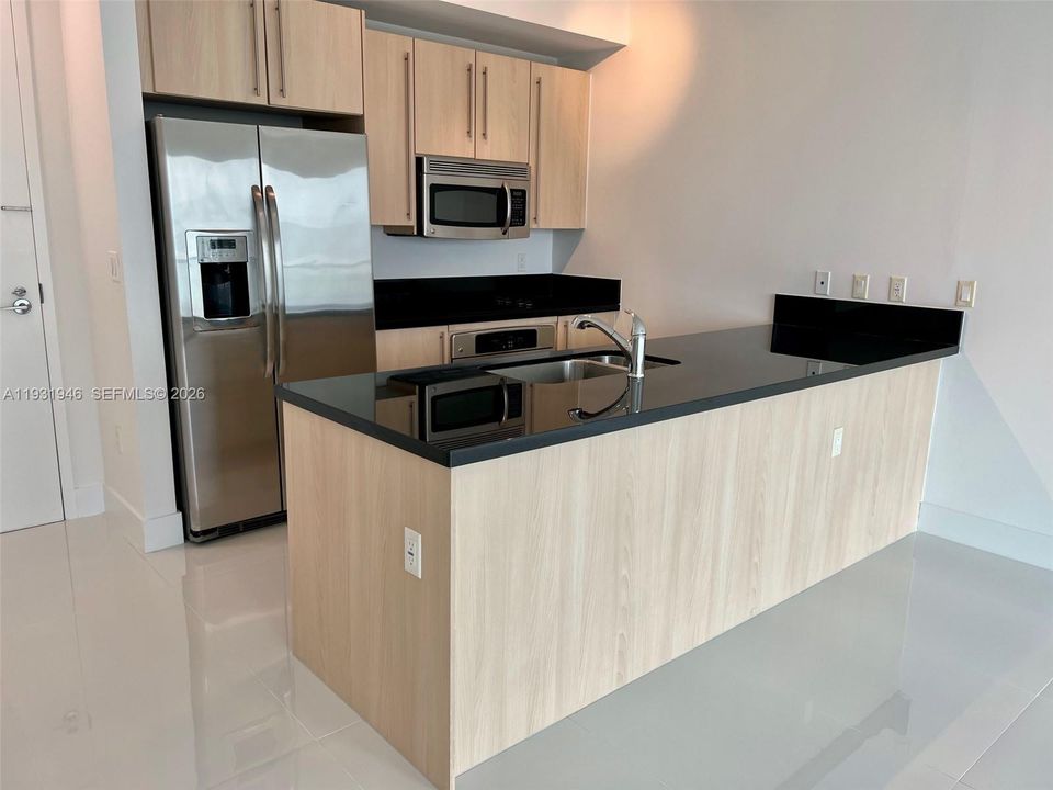 В аренду: $2,950 (1 спален, 1 ванн, 693 Квадратных фут)