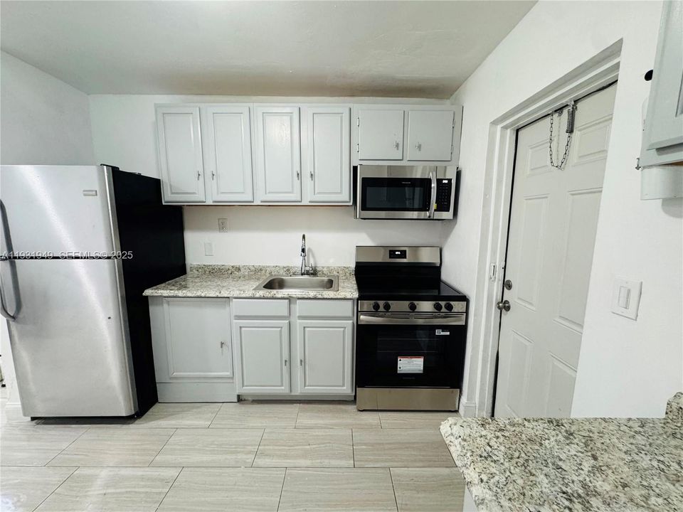 En Renta: $1,750 (2 camas, 1 baños, 2116 Pies cuadrados)