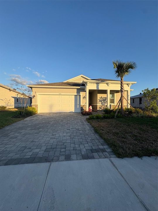 En Renta: $3,000 (4 camas, 2 baños, 2005 Pies cuadrados)