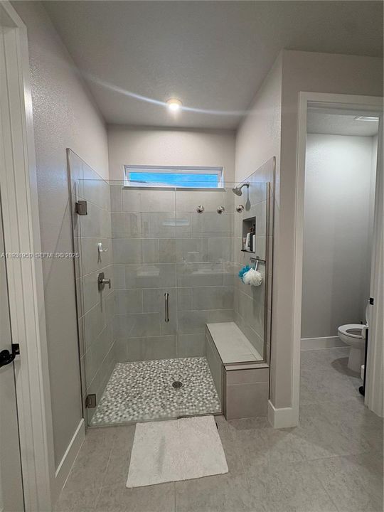 En Renta: $3,000 (4 camas, 2 baños, 2005 Pies cuadrados)