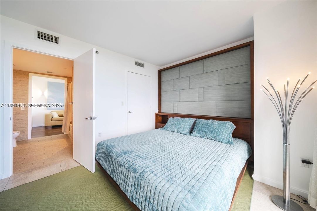 На продажу: $589,000 (2 спален, 1 ванн, 952 Квадратных фут)