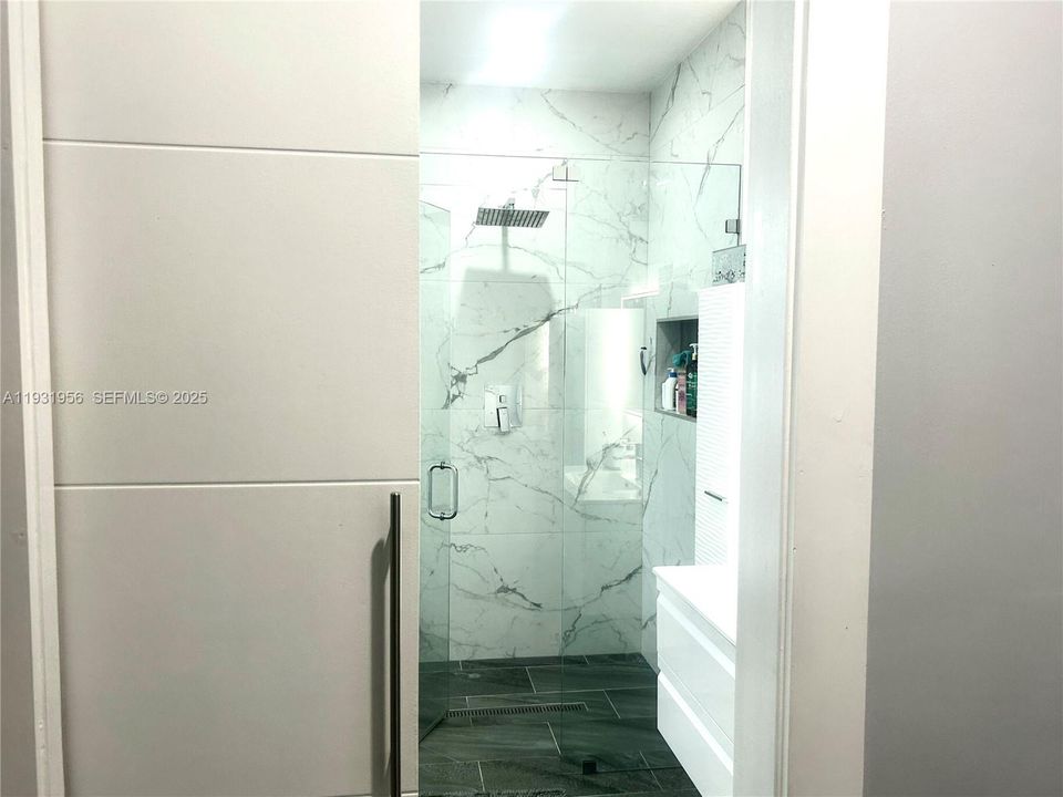 En Venta: $1,199,000 (6 camas, 5 baños, 3192 Pies cuadrados)