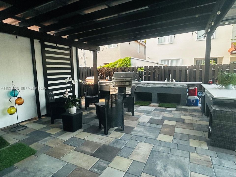 En Venta: $1,199,000 (6 camas, 5 baños, 3192 Pies cuadrados)