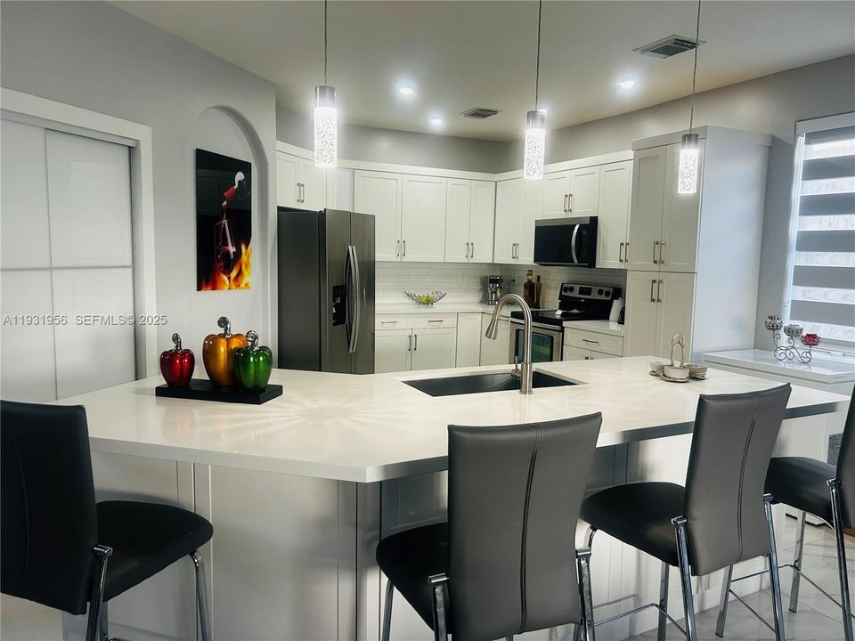 En Venta: $1,199,000 (6 camas, 5 baños, 3192 Pies cuadrados)