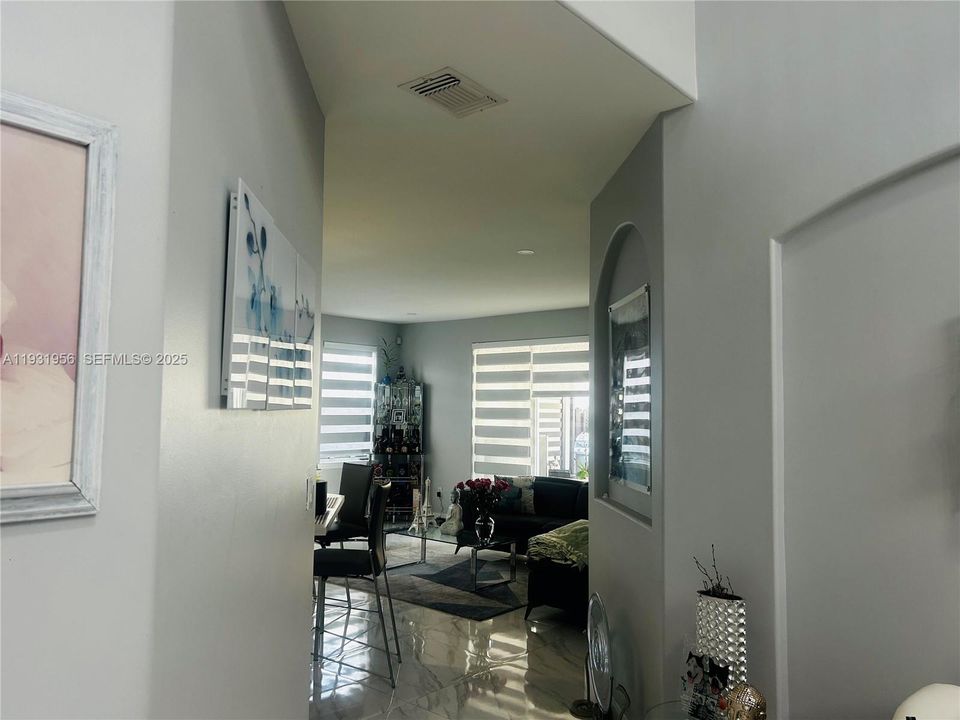 En Venta: $1,199,000 (6 camas, 5 baños, 3192 Pies cuadrados)
