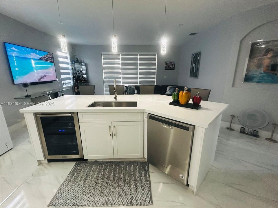 En Venta: $1,199,000 (6 camas, 5 baños, 3192 Pies cuadrados)