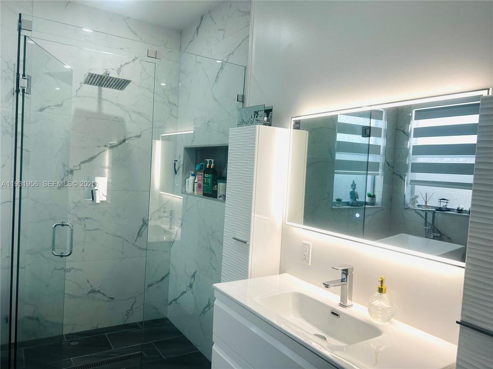 En Venta: $1,199,000 (6 camas, 5 baños, 3192 Pies cuadrados)