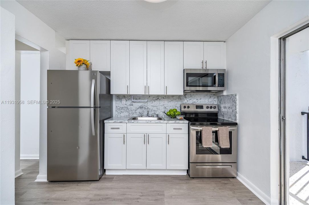 For Rent: $2,000 (2 beds, 1 baths, 39116 Square Feet)