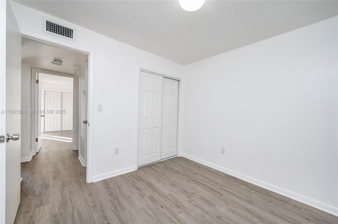 For Rent: $2,000 (2 beds, 1 baths, 39116 Square Feet)
