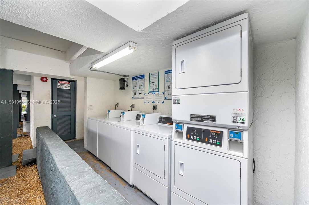 For Rent: $2,000 (2 beds, 1 baths, 39116 Square Feet)