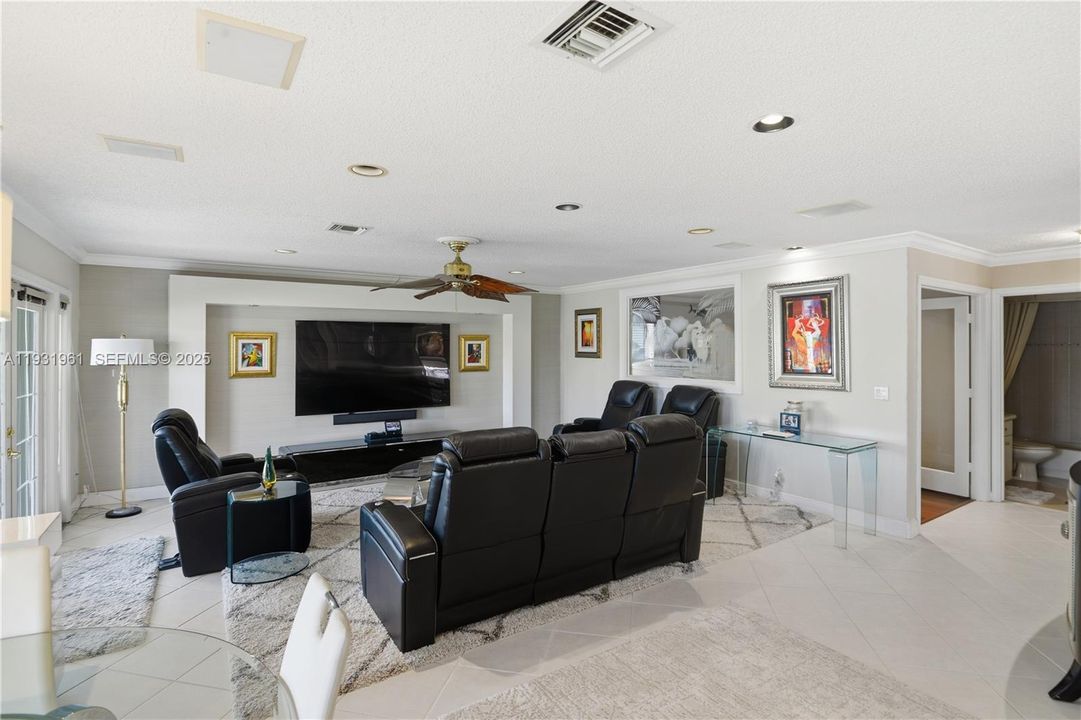 待售: $950,000 (4 贝兹, 3 浴室, 3378 平方英尺)