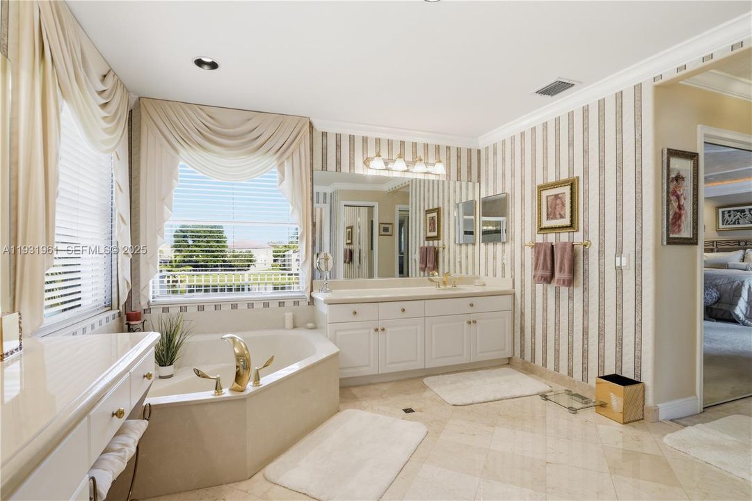 待售: $950,000 (4 贝兹, 3 浴室, 3378 平方英尺)