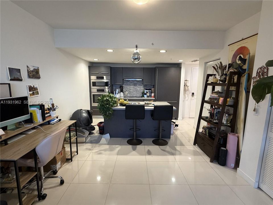 В аренду: $2,350 (1 спален, 1 ванн, 765 Квадратных фут)