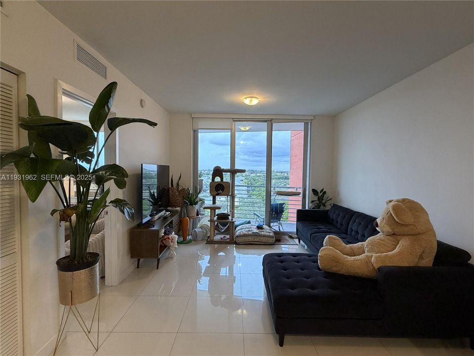 В аренду: $2,350 (1 спален, 1 ванн, 765 Квадратных фут)