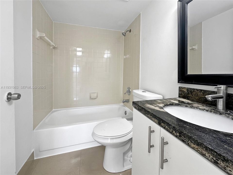 En Renta: $2,100 (2 camas, 2 baños, 870 Pies cuadrados)