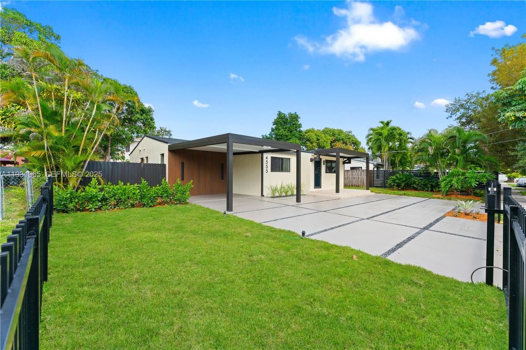 For Sale: $829,000 (4 beds, 2 baths, 1619 Square Feet)