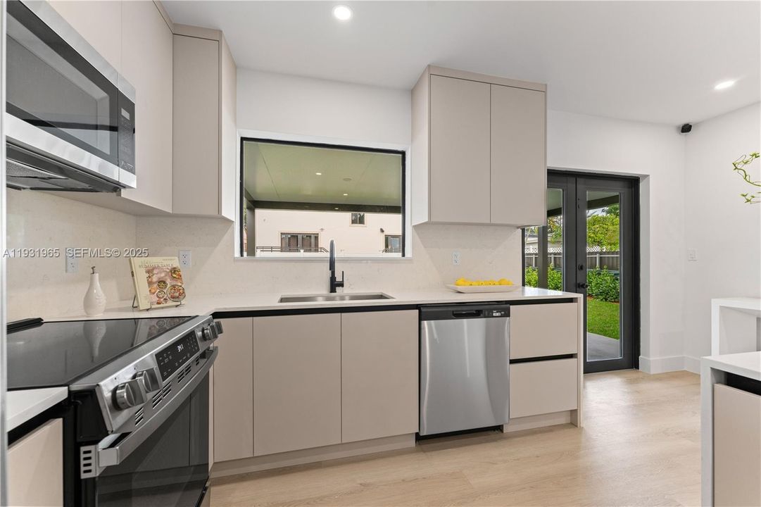 For Sale: $829,000 (4 beds, 2 baths, 1619 Square Feet)