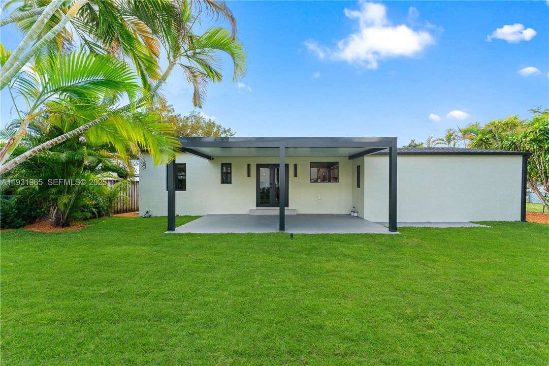 For Sale: $829,000 (4 beds, 2 baths, 1619 Square Feet)