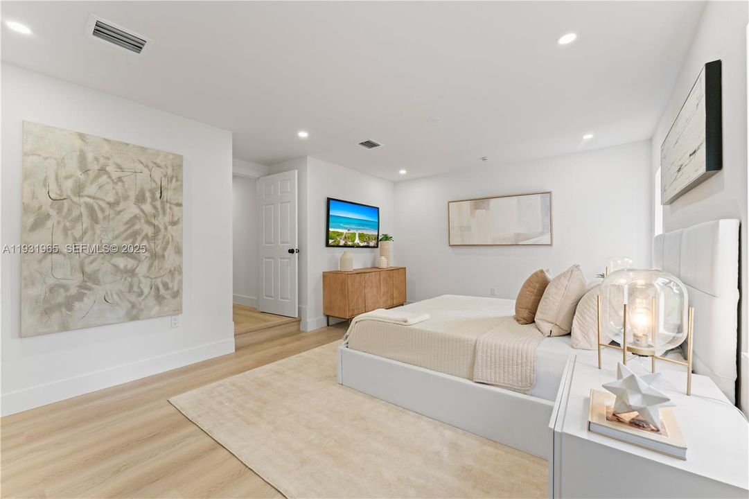 For Sale: $829,000 (4 beds, 2 baths, 1619 Square Feet)